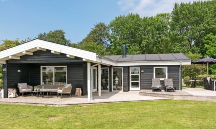 'Ølwir' - 400m to the fjord