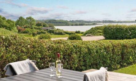 'Ølwir' - 400m to the fjord 7