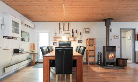 'Editha' - 800m from the sea 3