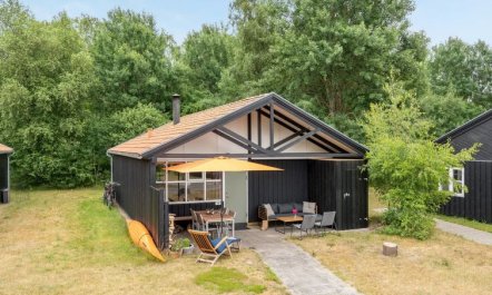 'Robert' - 250m from the sea