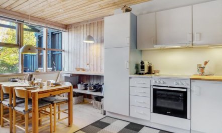 'Robert' - 250m from the sea 5