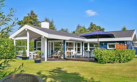 'Frithlef' - 900m from the sea