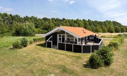 'Swanhild' - 900m from the sea