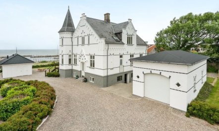 'Stefanie' - 10m from the sea