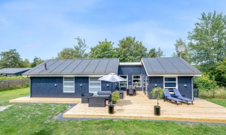 'Binta' - 800m from the sea