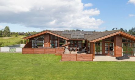 'Niela' - 800m from the sea