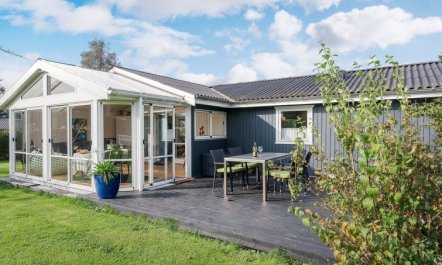 'Leani' - 200m from the sea