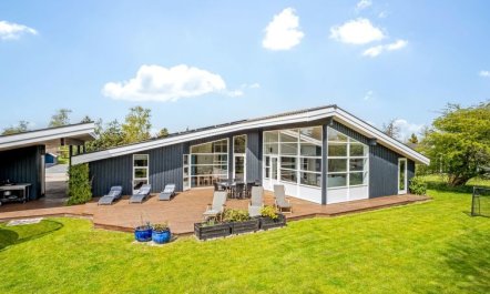 'Helena' - 700m from the sea