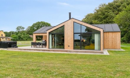 'Wilgrib' - 50m from the sea