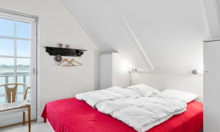 'Annete' - 20m from the sea 7