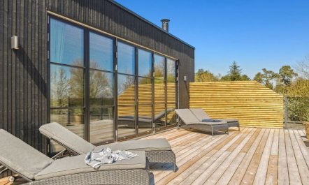 'Engli' - 90m from the sea 5