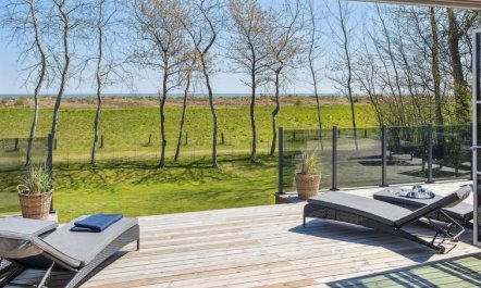 'Engli' - 90m from the sea 2