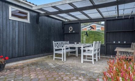 'Hansiane' - 80m from the sea 2