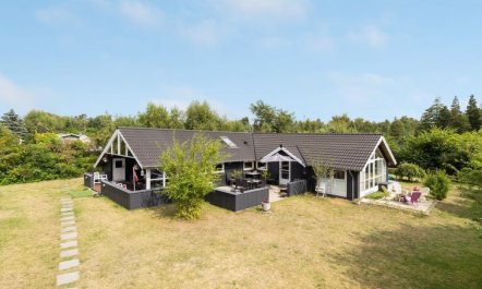 'Zelda' - 300m from the sea