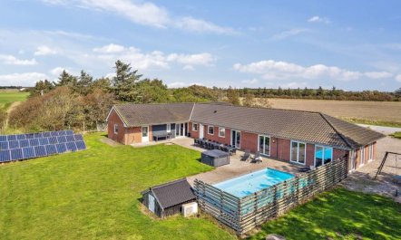 'Stefania' - 700m from the sea