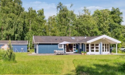 'Launo' - 1.1km to the fjord