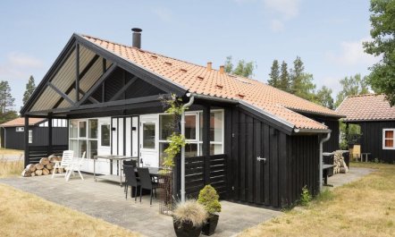 'Iolani' - 250m from the sea