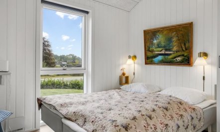 'Sigrun' - 300m from the sea 1