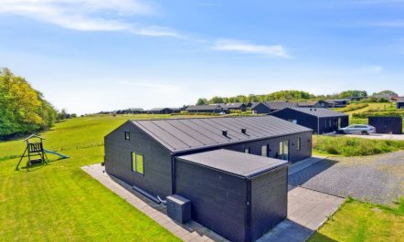 'Jul' - 300m from the sea 5