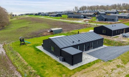 'Jul' - 300m from the sea 2