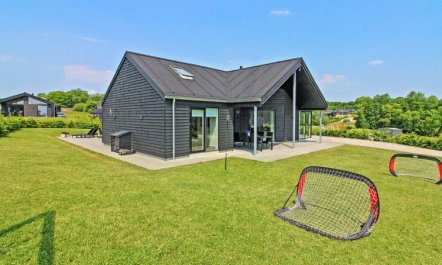 'Thorfin' - 200m from the sea 7