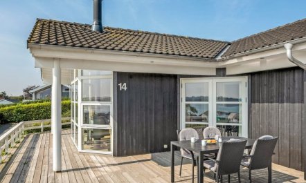 'Maj' - 150m from the sea 6