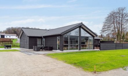 'Clare' - 100m from the sea 7