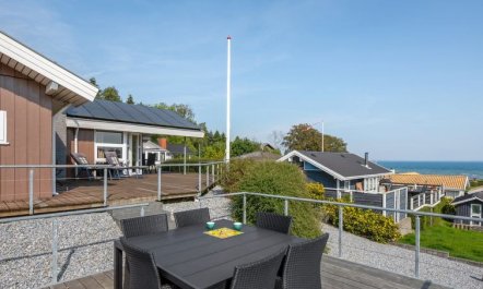 'Ebbeline' - 150m from the sea 1