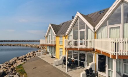 'Fridhild' - 10m from the sea