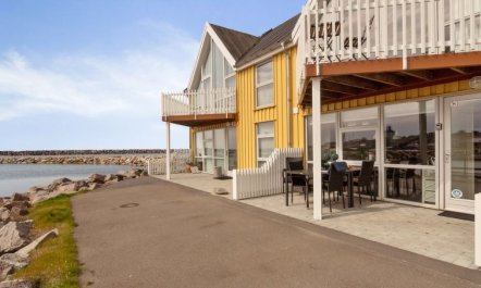 'Fridhild' - 10m from the sea 5