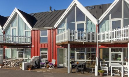 'Halldora' - 10m from the sea 7