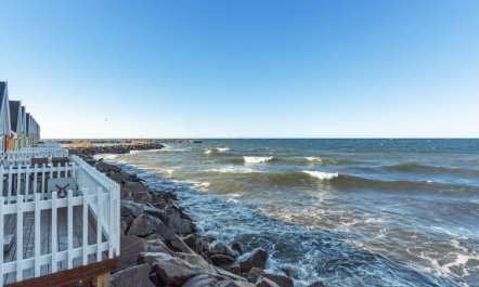 'Halldora' - 10m from the sea 2