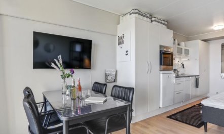 'Liselotta' - 75m from the sea 1