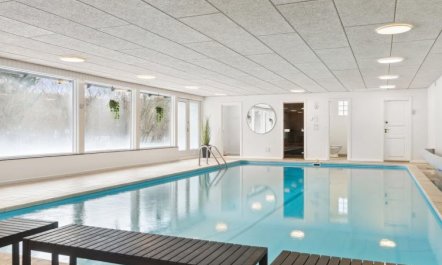 'Dana' - 525m from the sea 2