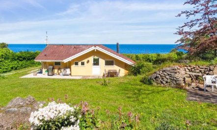 'Henric' - 75m from the sea