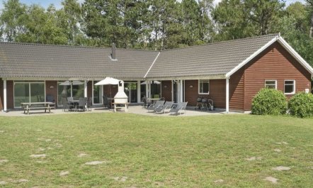 'Hughe' - 300m from the sea 7