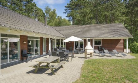 'Hughe' - 300m from the sea 6