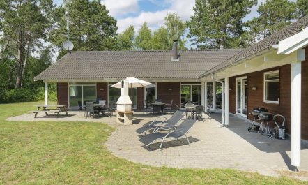 'Hughe' - 300m from the sea 5