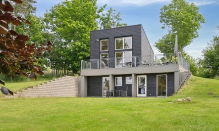 'Harka' - 100m to the fjord