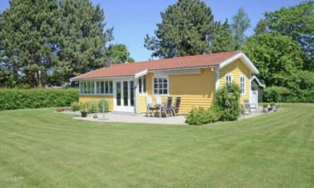 'Andrine' - 100m from the sea