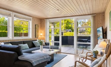 'Melvin' - 700m from the sea 2