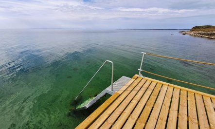 'Faina' - 100m from the sea 5