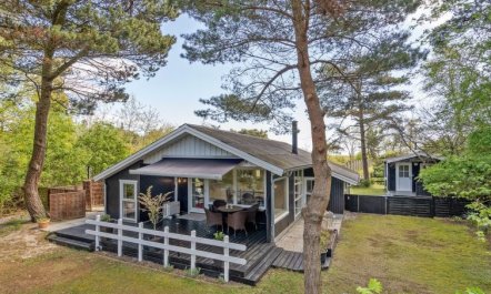 'Eweline' - 75m from the sea