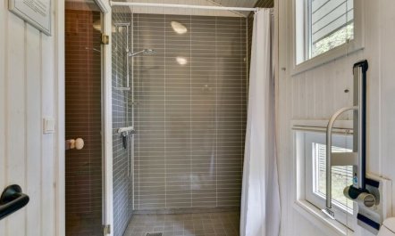 'Riaan' - 200m from the sea 6