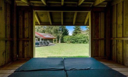 'Uta' - 300m from the sea 5