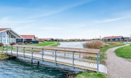 'Dyke' - 1.5km from the sea 2