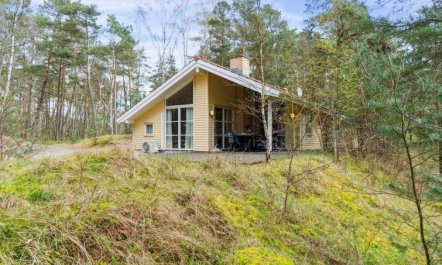 'Ava' - 850m from the sea