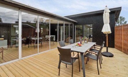 'Randulf' - 250m from the sea