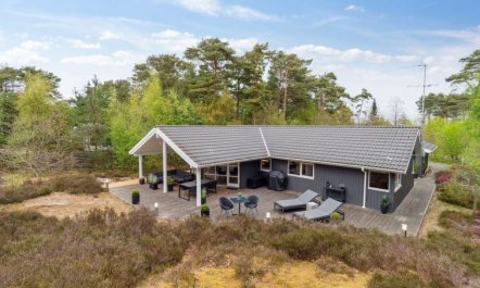 'Bergulv' - 75m from the sea