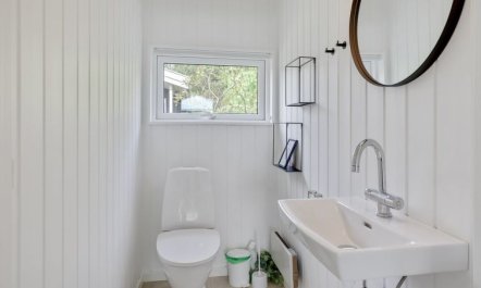 'Botolphus' - 20m from the sea 7